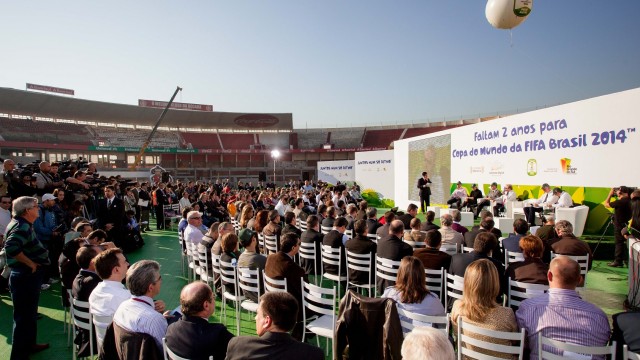 Governo Escuta: Legado da Copa 2014 - Porto Alegre, RS, Brasil. 2012.